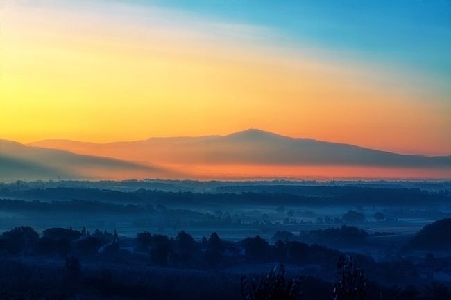 Fotografia o zmierzchu lub świcie