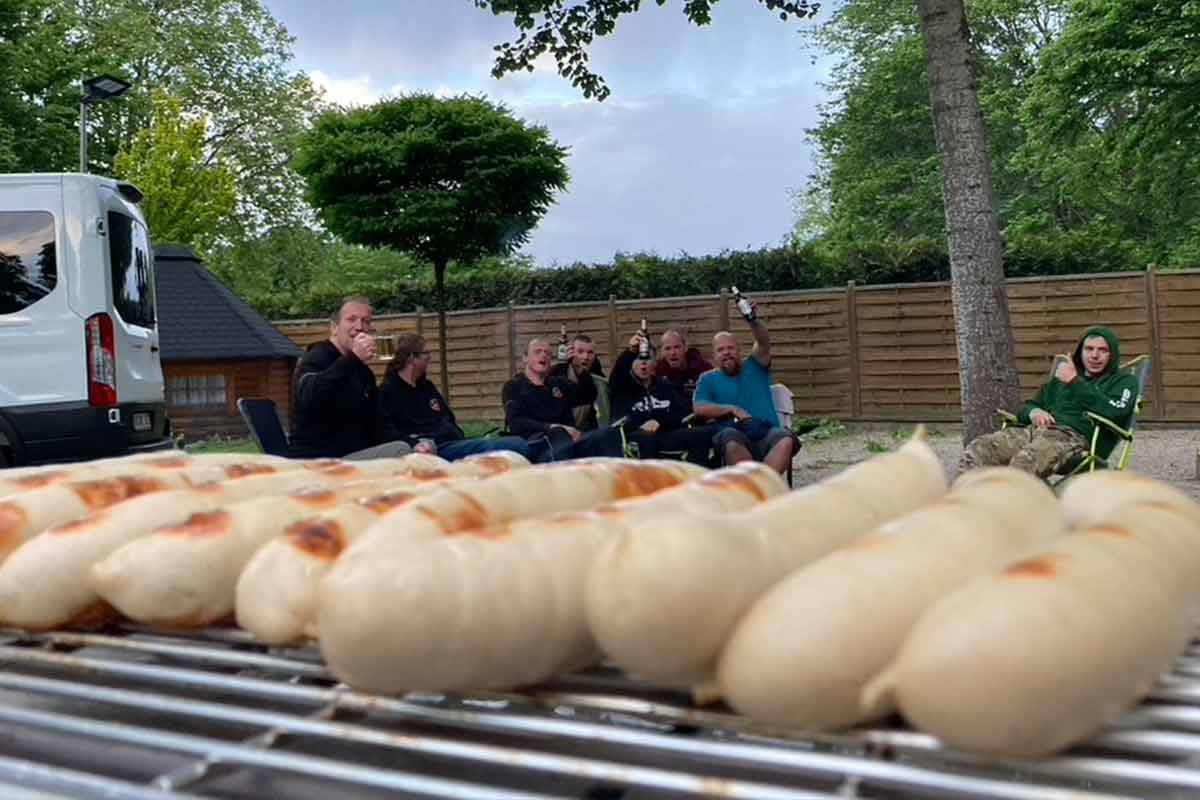 Gemeinsames Grillen der Ibbenbürener Kickers am Campingplatz