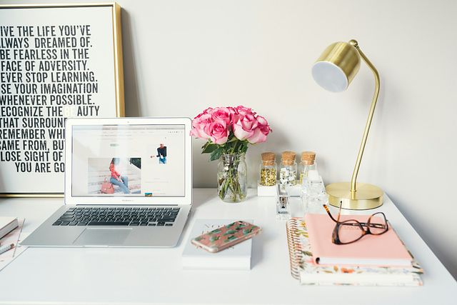 How to Start a Fashion Blog: Step-By-Step Guide